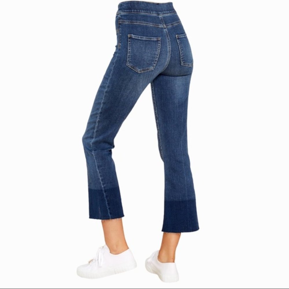 Spanx by Sara Blakey Collection, Cropped Flare Denim Jeans, M - Picture 3 of 5